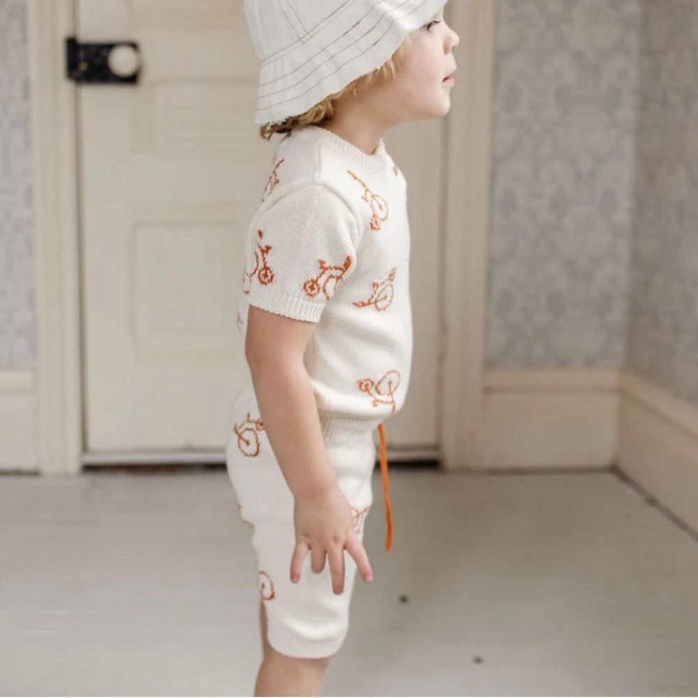 NWT fin & vince knit matching set with bicycles 12-18 months